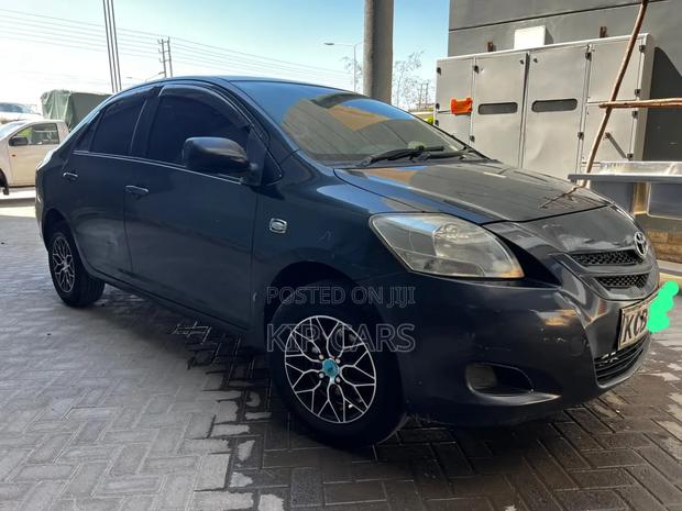 Toyota Belta 2007 Gray