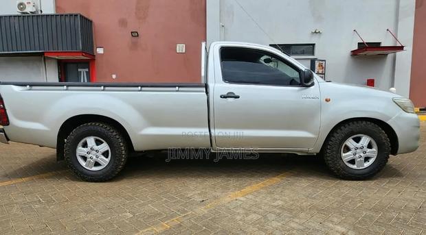 Toyota Hilux 2012 Silver