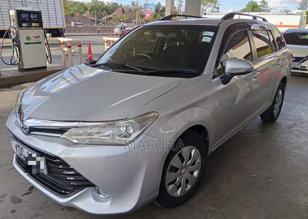 Toyota Corolla Fielder 2015 Silver