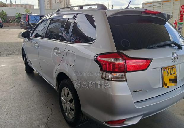 Toyota Corolla Fielder 2015 Silver