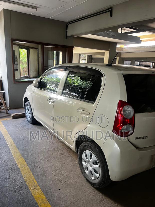 Toyota Passo 1.0 FWD 2014 Beige