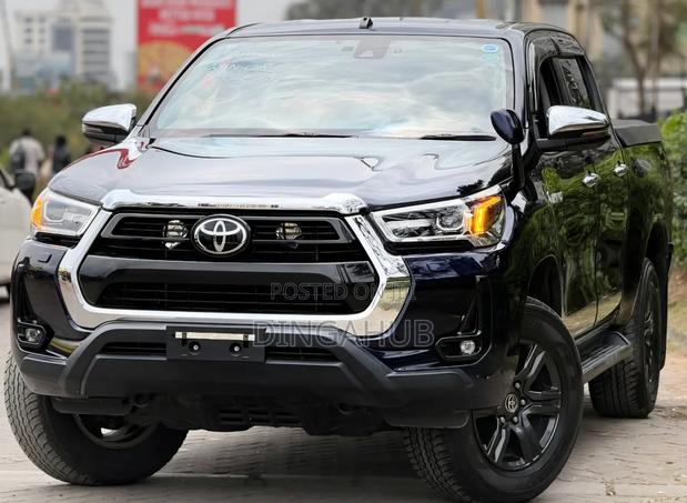 Toyota Hilux 2021 Blue