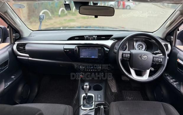 Toyota Hilux 2021 Blue