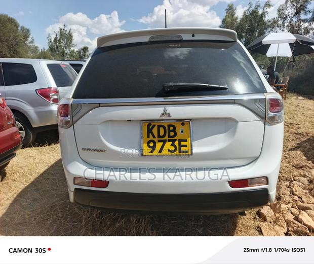 Mitsubishi Outlander 2013 White
