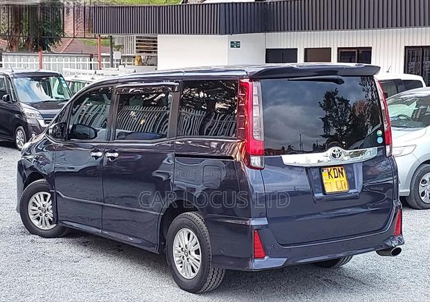 Toyota Noah 2.0 FWD (7 Seater) 2016 Black