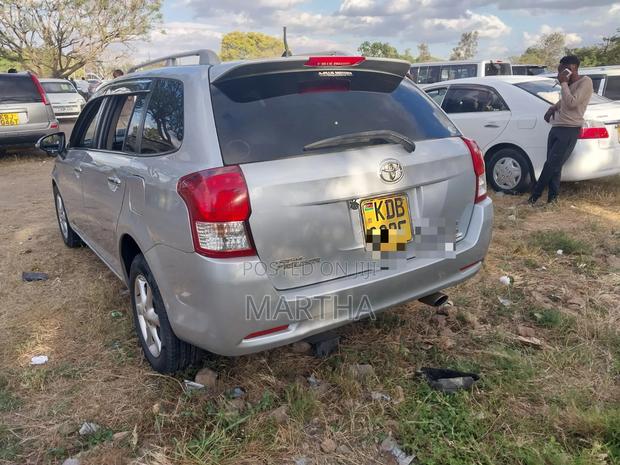 Toyota Corolla Fielder 2013 Silver