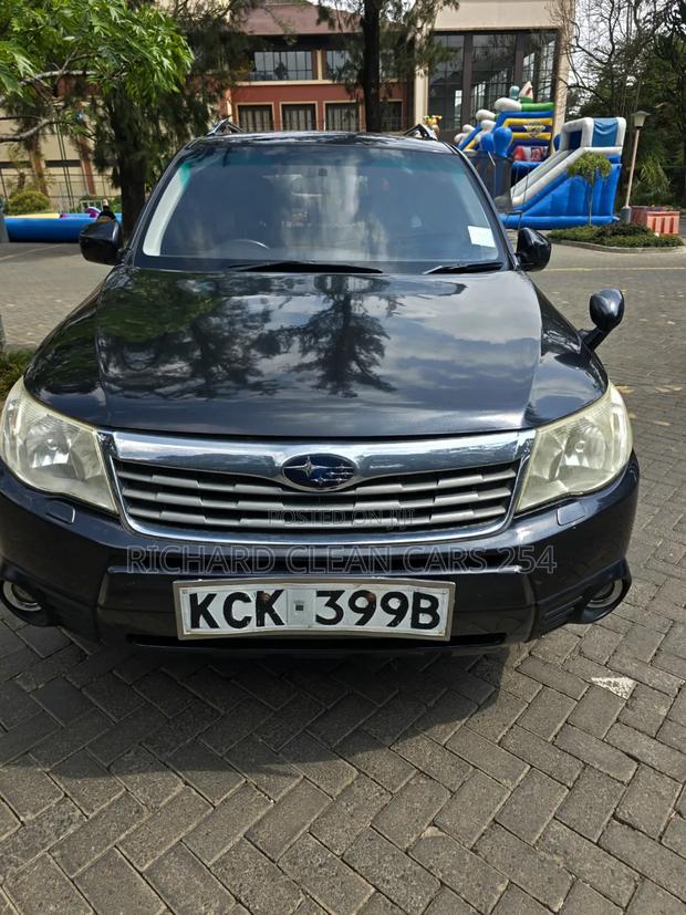 Subaru Forester 2010 Gray