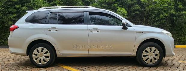 Toyota Corolla Fielder 1.5 Hybrid FWD 2017 Silver