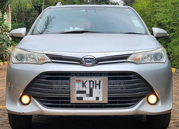 Toyota Corolla Fielder 1.5 Hybrid FWD 2017 Silver