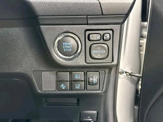 Toyota Axio 2020 Silver