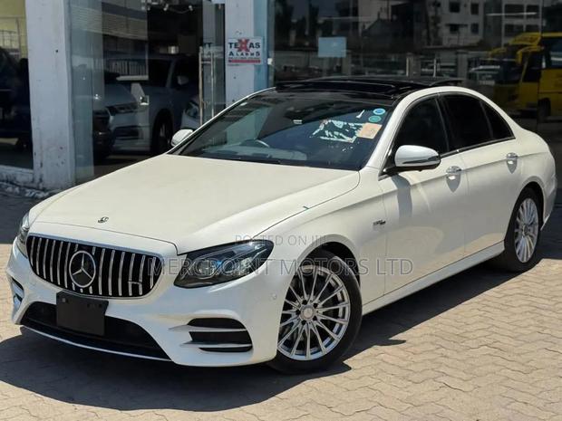 Mercedes-Benz E200 2019 Off white