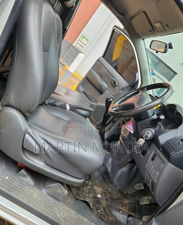 Toyota Hilux 2.5 D-4D SRX 2012 Gray