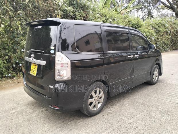 Toyota Voxy 2009 Black