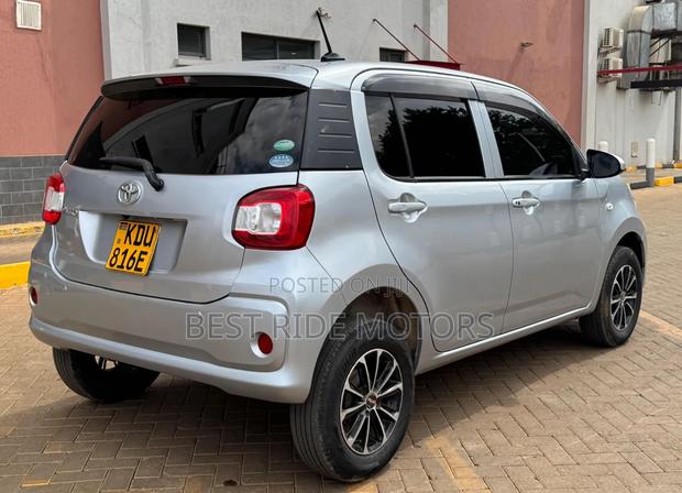 Toyota Passo 1.0 FWD 2018 Silver