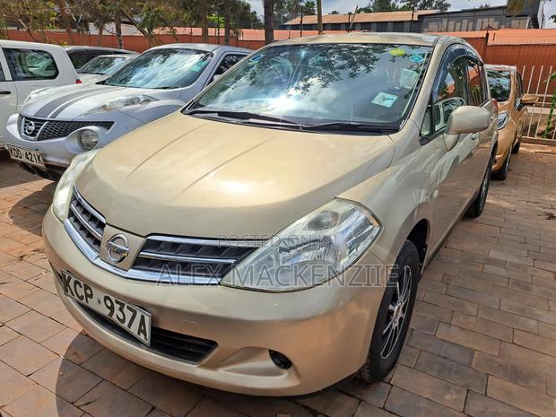 Nissan Tiida 2010 Gold