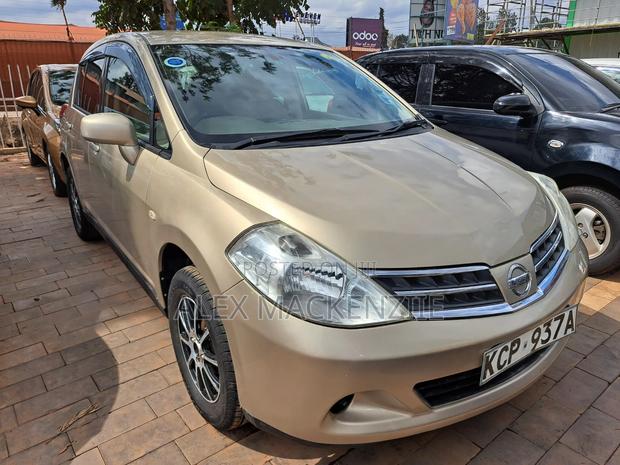 Nissan Tiida 2010 Gold