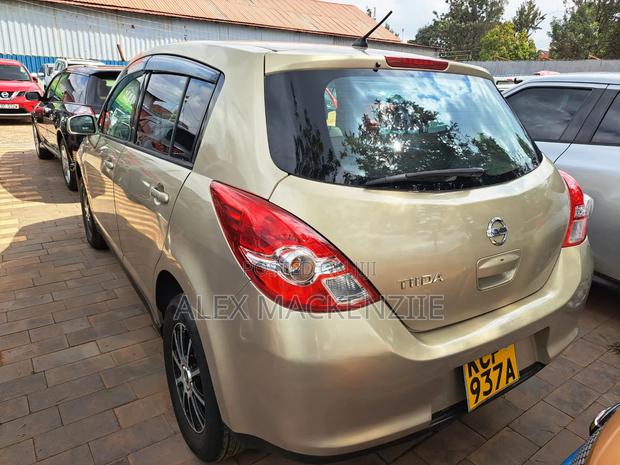 Nissan Tiida 2010 Gold