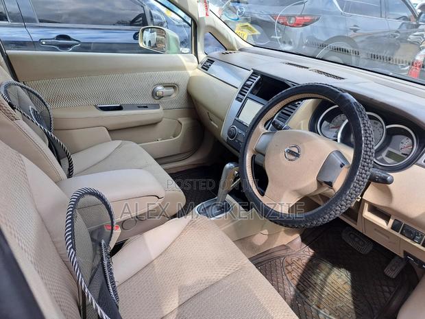 Nissan Tiida 2010 Gold