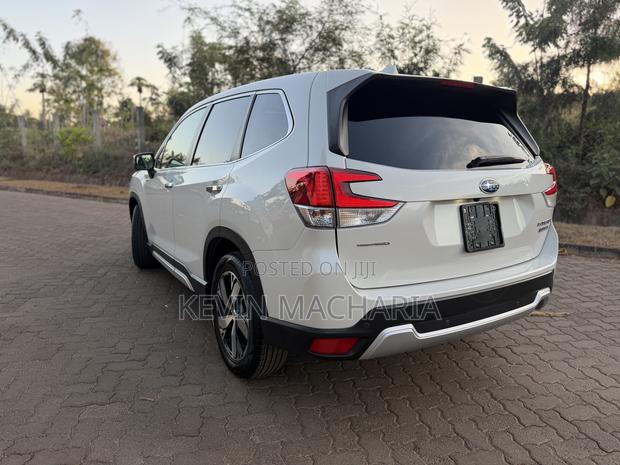 Subaru Forester Premium AWD 2019 Pearl