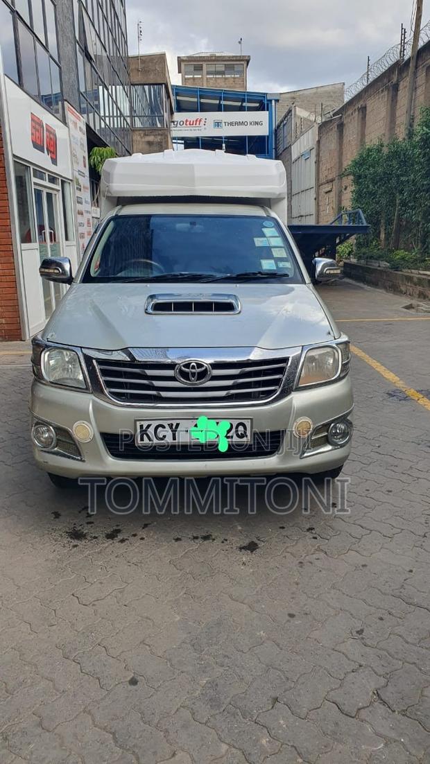 Toyota Hilux 2014 Silver