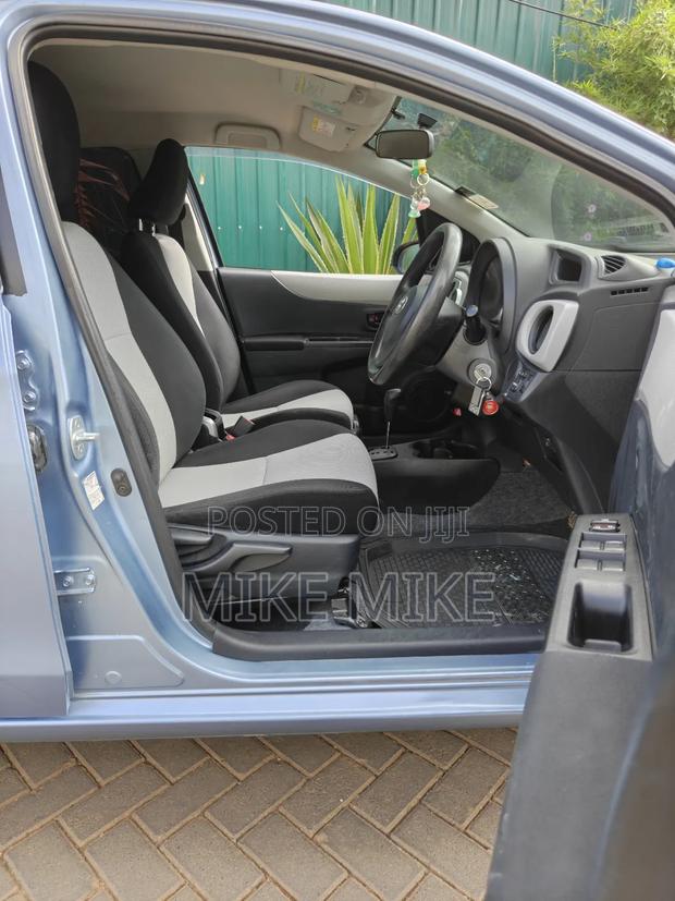 Toyota Vitz 1.3 FWD 5dr 2013 Blue