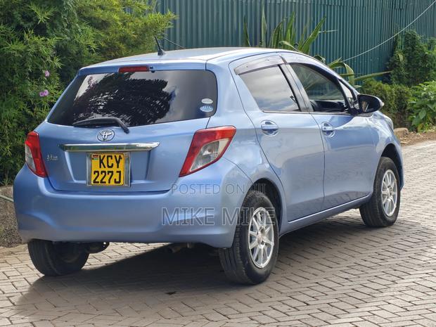 Toyota Vitz 1.3 FWD 5dr 2013 Blue