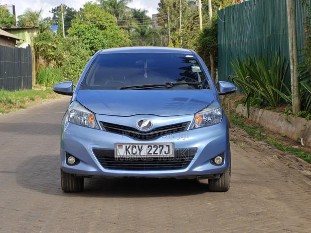 Toyota Vitz 1.3 FWD 5dr 2013 Blue