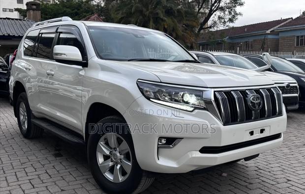 Toyota Land Cruiser Prado 2022 White