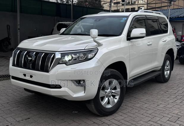 Toyota Land Cruiser Prado 2022 White