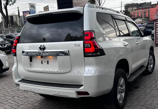 Toyota Land Cruiser Prado 2022 White