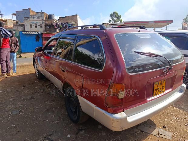 Toyota Corolla 2000 Maroon