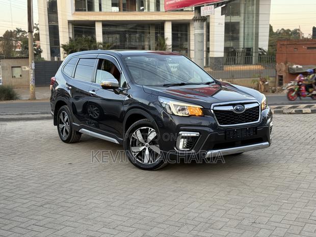 Subaru Forester Premium AWD 2019 Gray