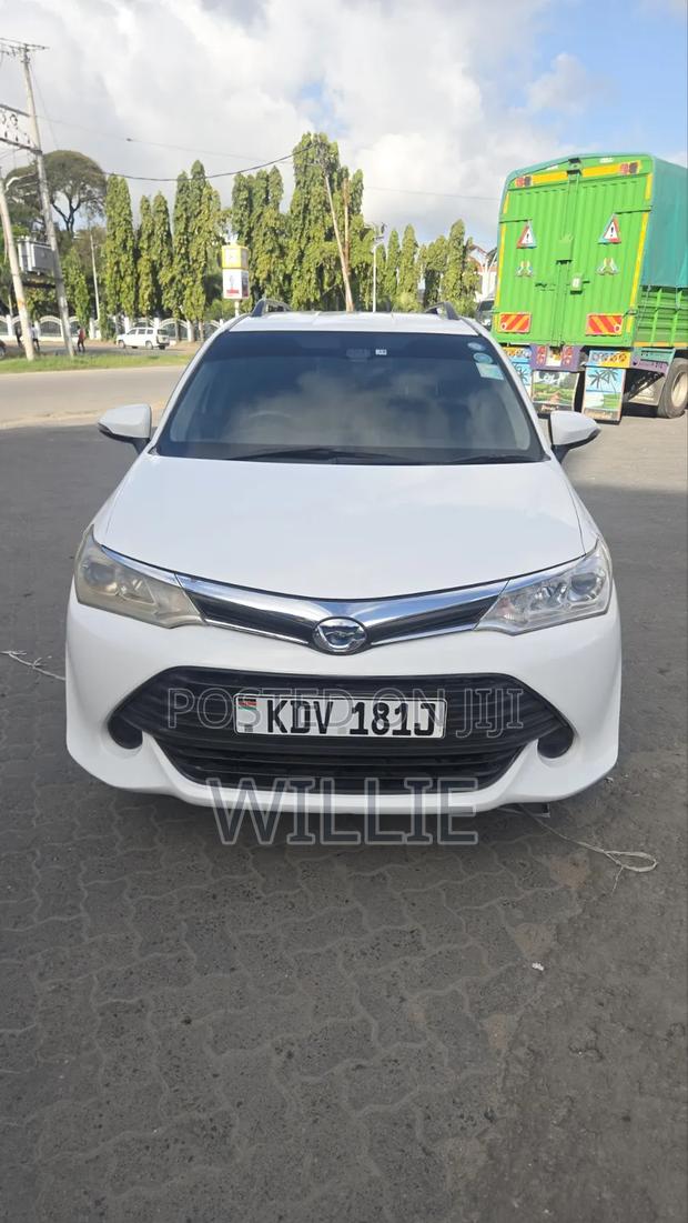 Toyota Corolla Fielder 2018 White