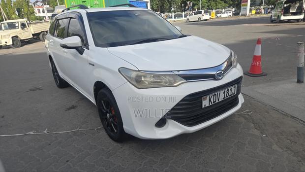 Toyota Corolla Fielder 2018 White