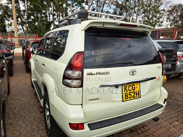 Toyota Land Cruiser Prado 2009 White