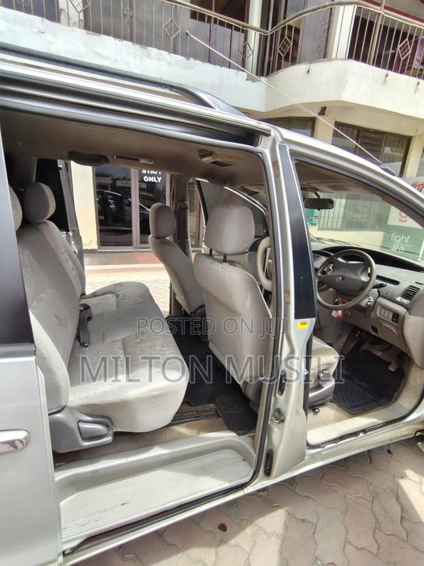 Toyota Estima 2007 Silver