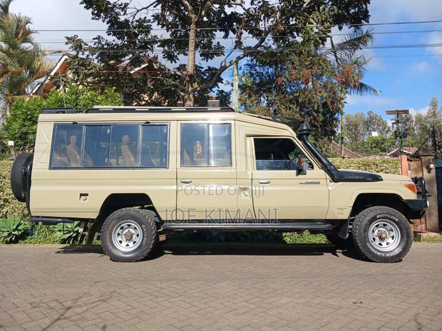 Toyota Land Cruiser 2013 Beige
