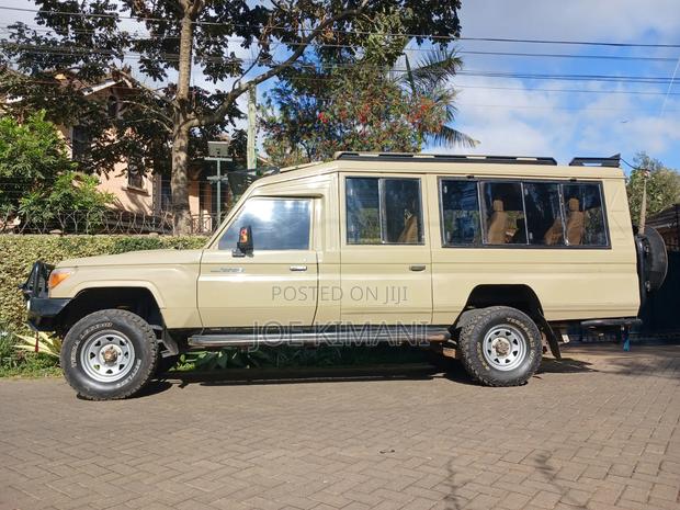 Toyota Land Cruiser 2013 Beige