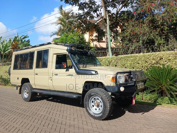 Toyota Land Cruiser 2013 Beige