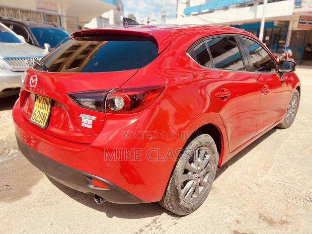 Mazda Axela 2016 Red