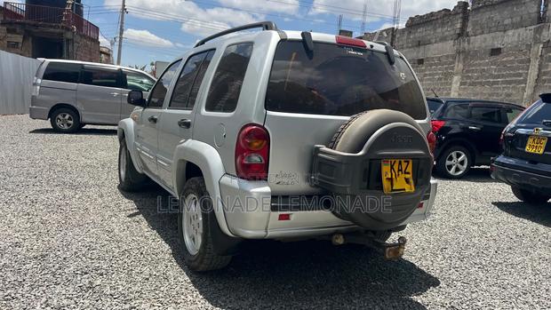 Jeep Cherokee 2003 Silver