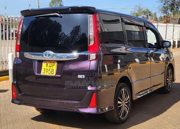 Toyota Noah 2016 Maroon