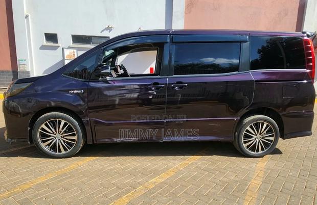Toyota Noah 2016 Maroon