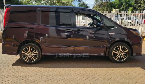 Toyota Noah 2016 Maroon