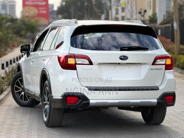 Subaru Outback 2019 White