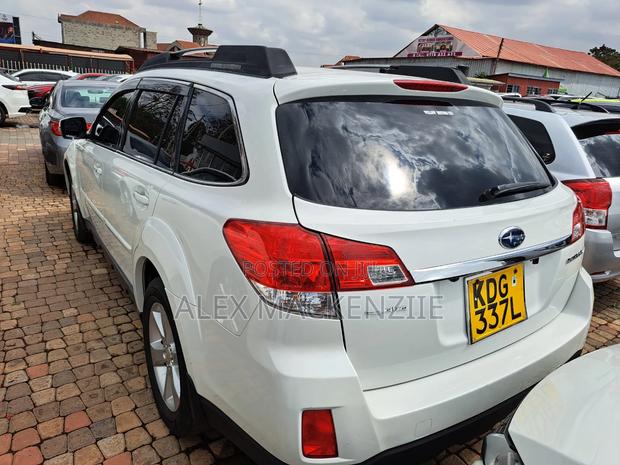 Subaru Outback 2015 White