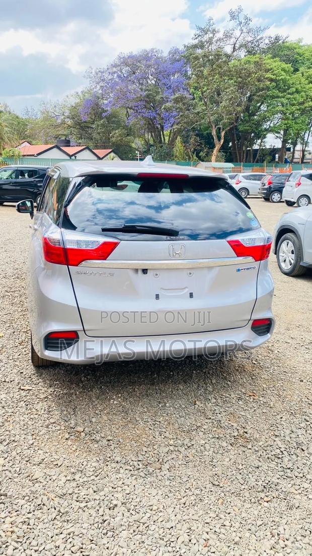 Honda Fit Shuttle 2019 Silver