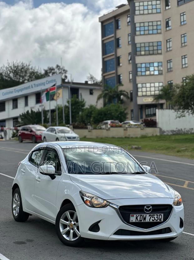 Mazda Demio 2018 White