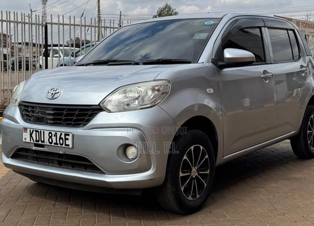 Toyota Passo 1.0 AWD 2019 Silver