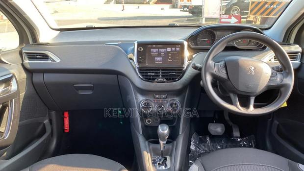 Peugeot 208 2020 White
